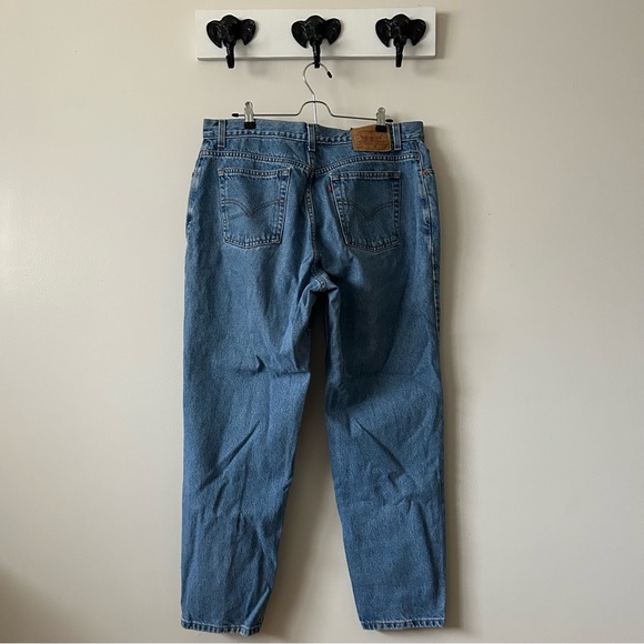 Vintage Levi 550 Mid Wash - Picture 2 of 5